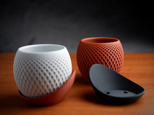FETARO Polygon Halo Planter shown from an alternate angle