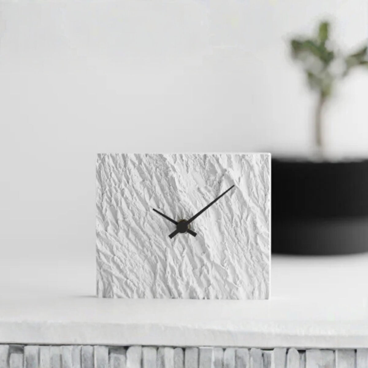 Tree Bark Texture Clock – Nature-Inspired Modern Timepiece | Minimalist Wall & Desk Clock Main image